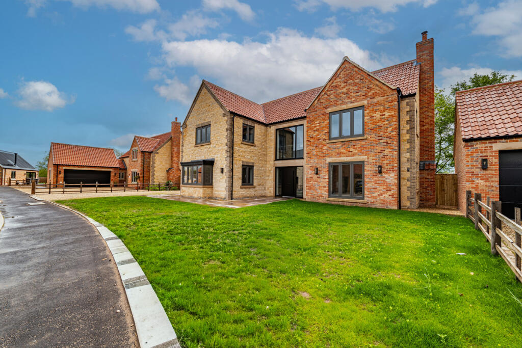 House in North Kesteven, Dunston - More