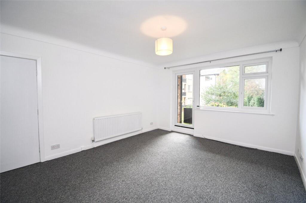 Apartment in Wirral, Liverpool City Region - View 4
