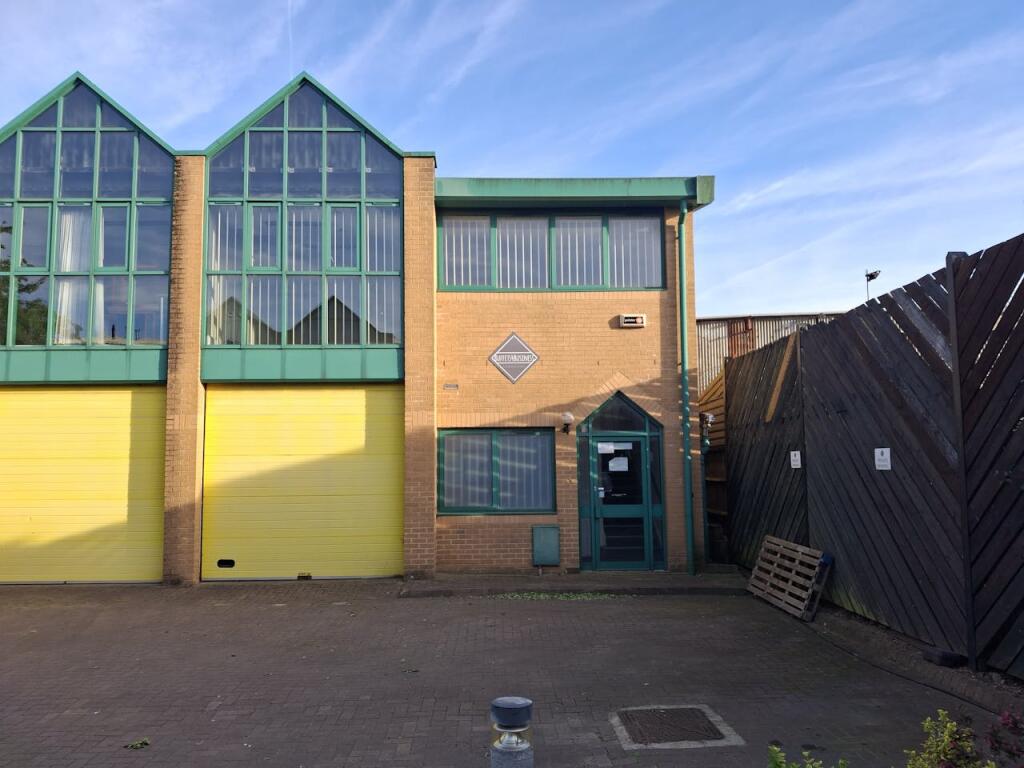 Main image of property: Unit 7, Brickfields Industrial Park, Brickfields Industrial Park, Bracknell, RG12 1NQ