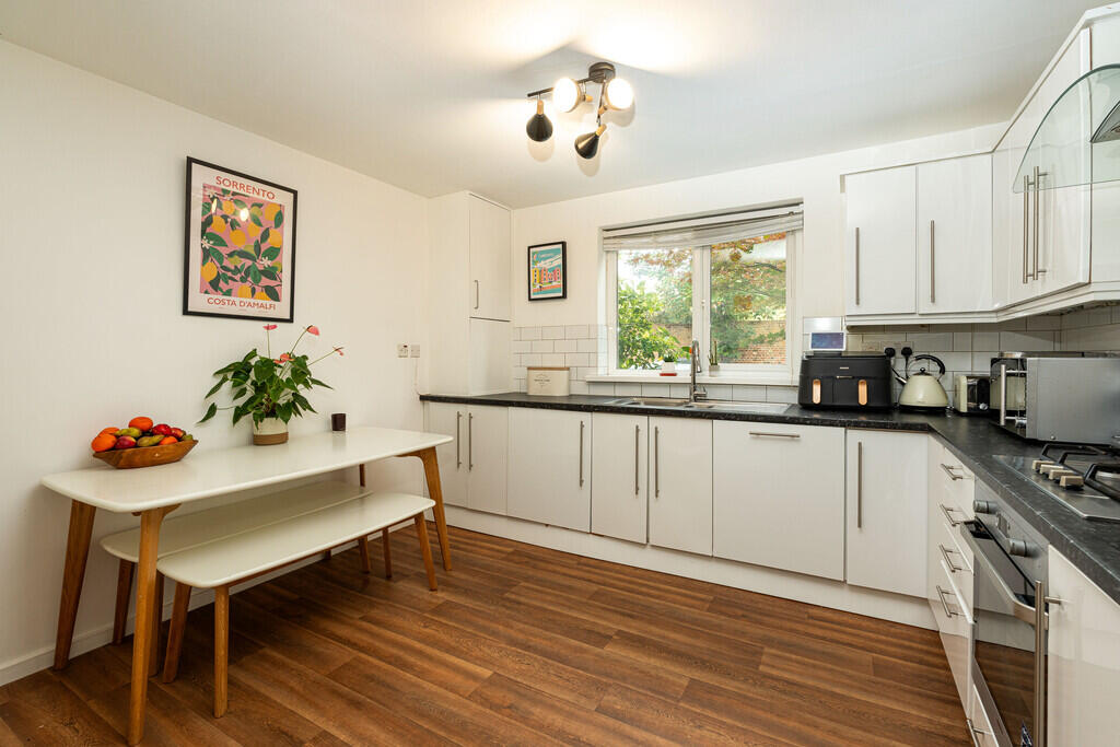 Apartment in London - View 2