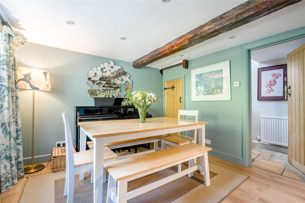 House in Gloucester - View 5
