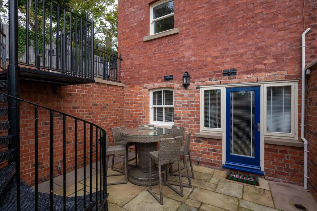 House in Preston - View 5