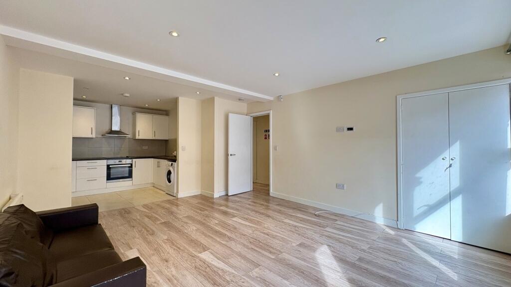 Main image of property: High Road, Willesden, NW10