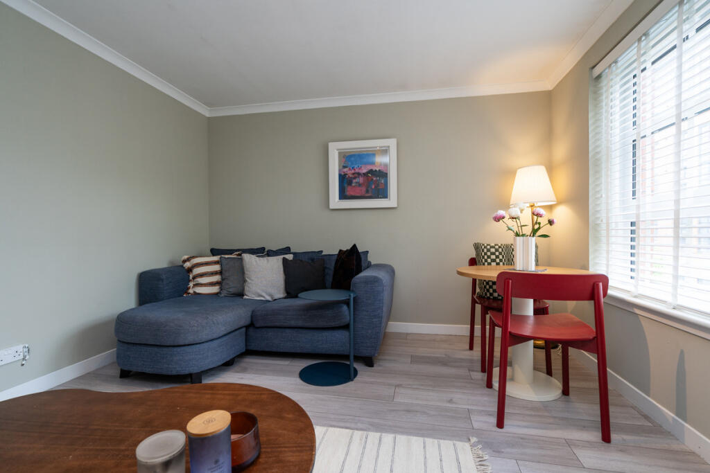 Apartment in Edinburgh, The Shore, Leith - View 4