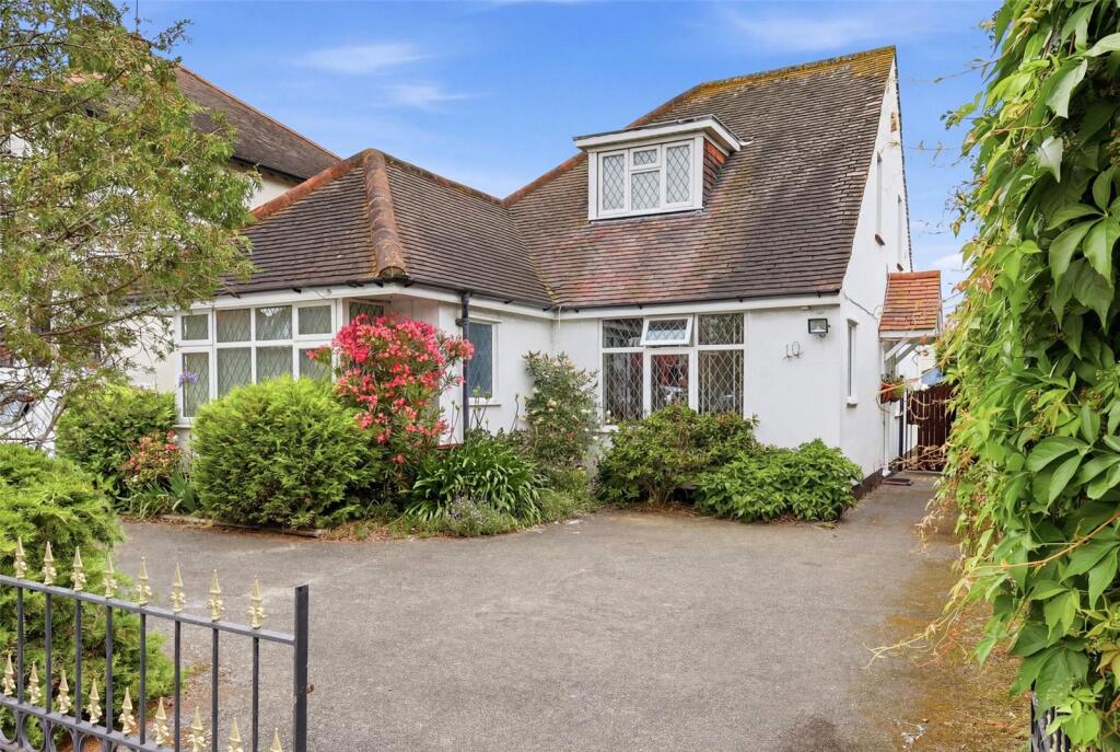 3-bed house on Castleton Road, Popular Wick Estate, Essex, SS2, £550,000