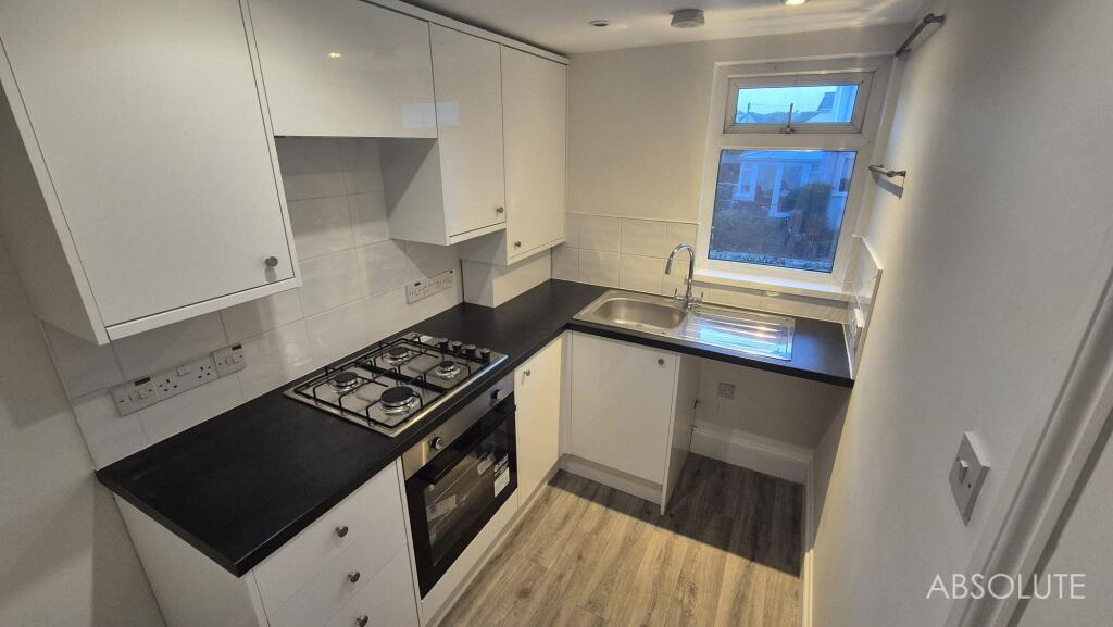 Apartment in Brixham, Torbay - View 3