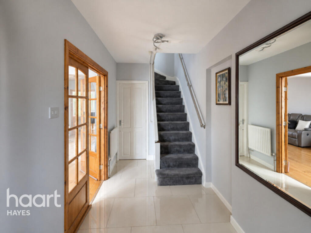 House in London - View 2