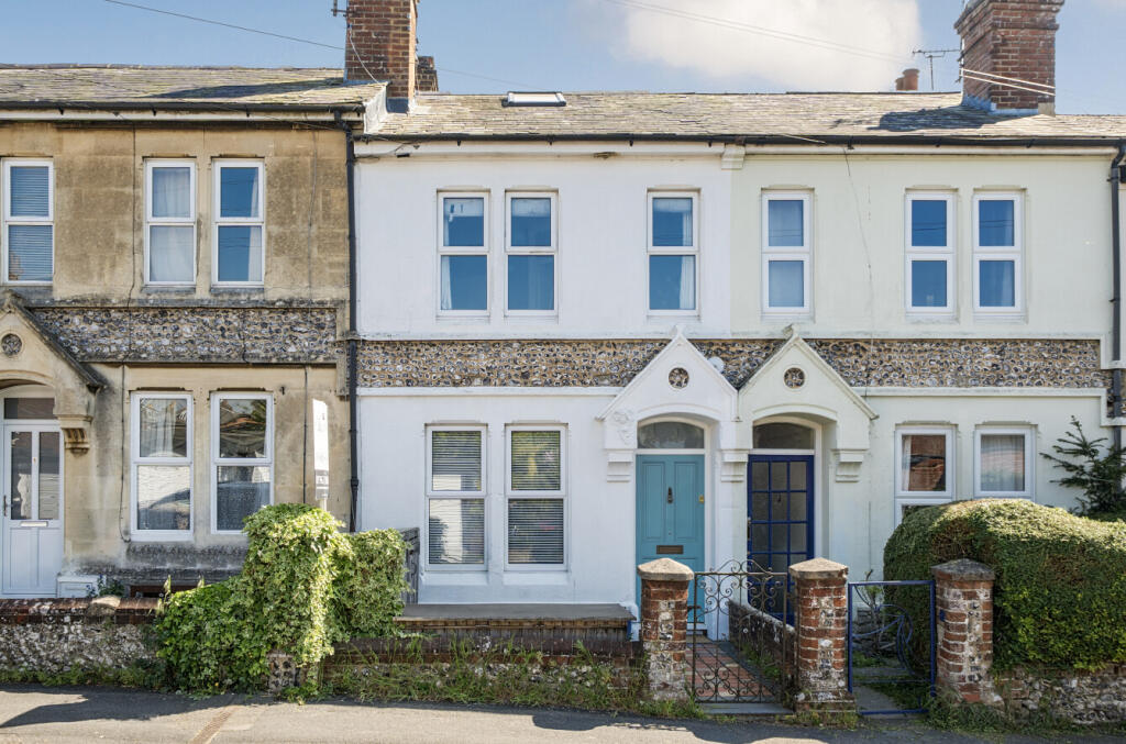 3-bed house on Canute Road, Winchester, Hampshire, SO23, £590,000