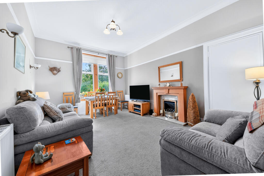 House in Glasgow - More