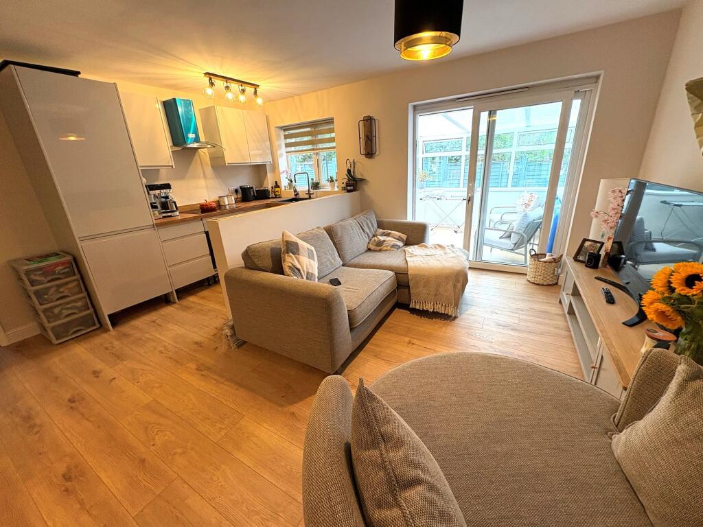 Apartment in Tonbridge - More