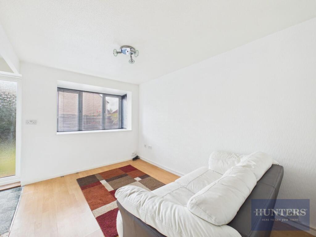Apartment in Gloucester - View 2