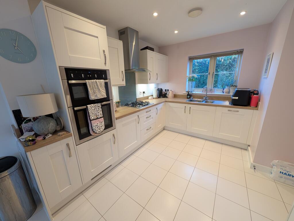 House in Southampton - More