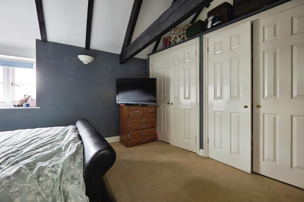 House in Gillingham, Lodbourne - More