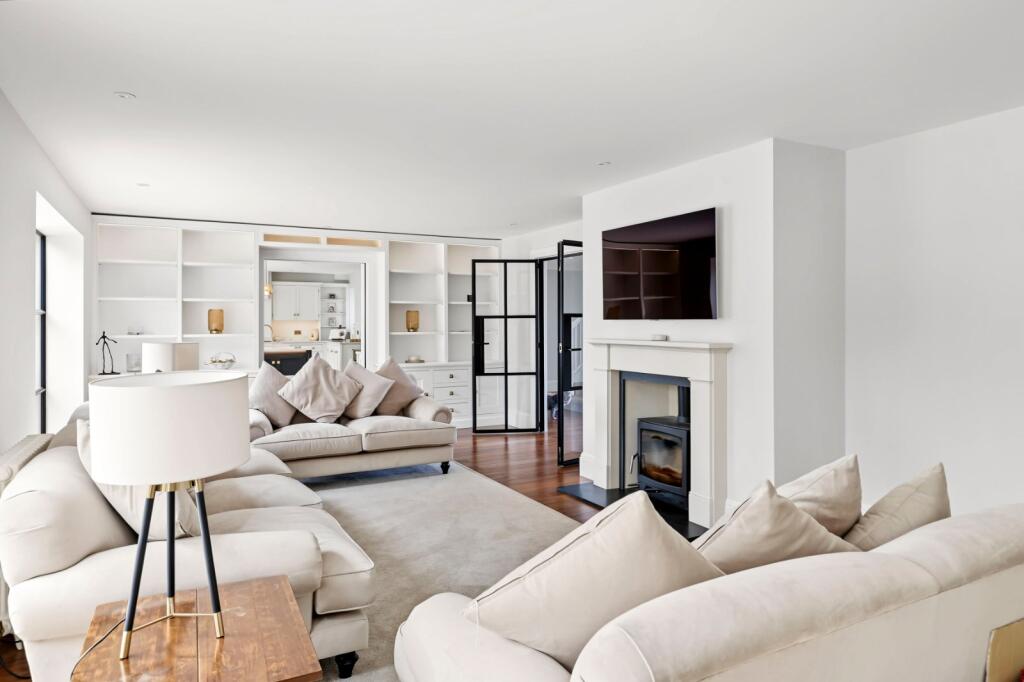 House in Stevenage, Hertfordshire - View 4
