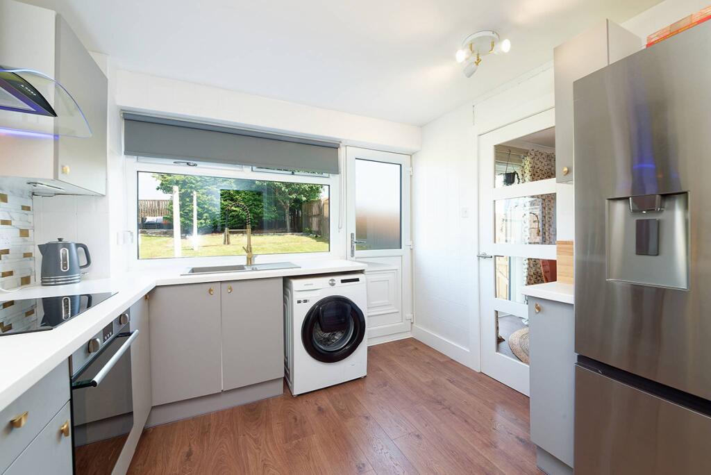 19 Blantyre Drive, Bishopton, PA7 5LS - More
