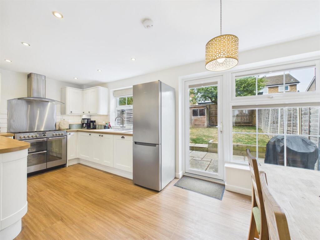 House in Aylesbury, Buckinghamshire - More