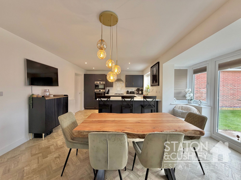 House in Worksop, Gateford - More