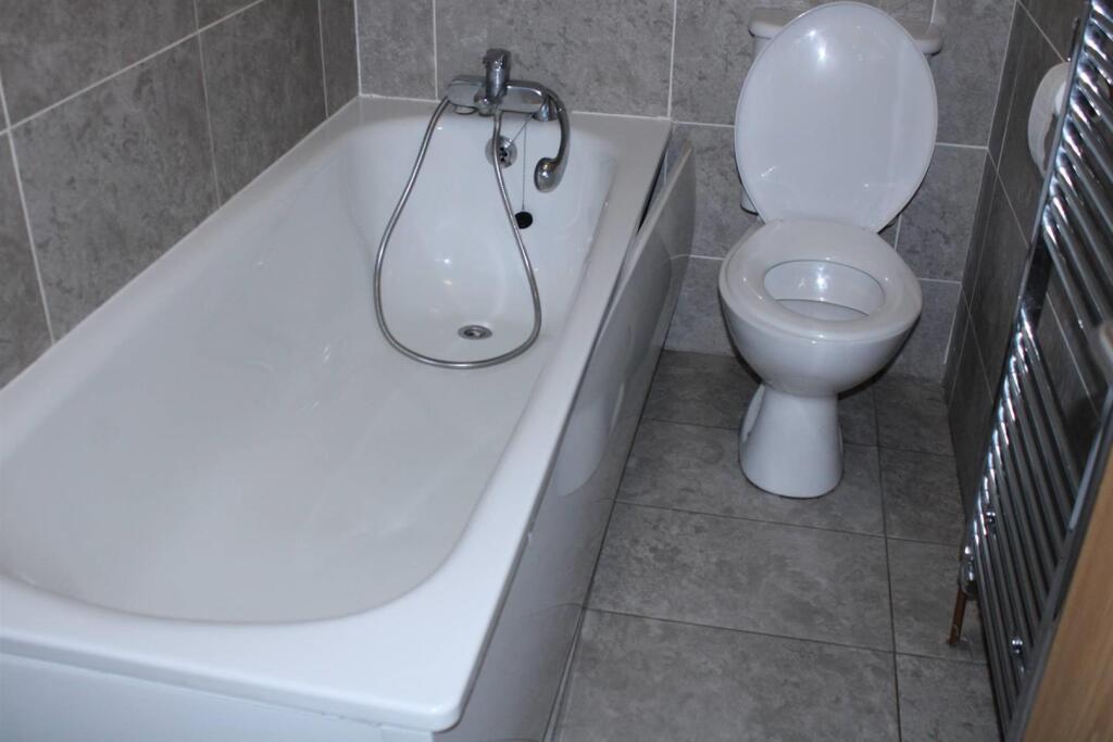 Apartment in Cardiff - View 5