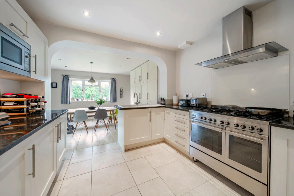 Boundstone Road, Farnham, GU10 photo 4