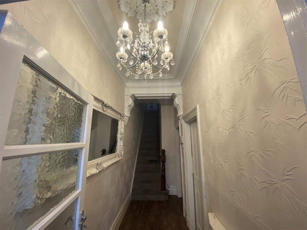 Yale Villa, 9 Charles Street, Royton OL2 5JT photo 4