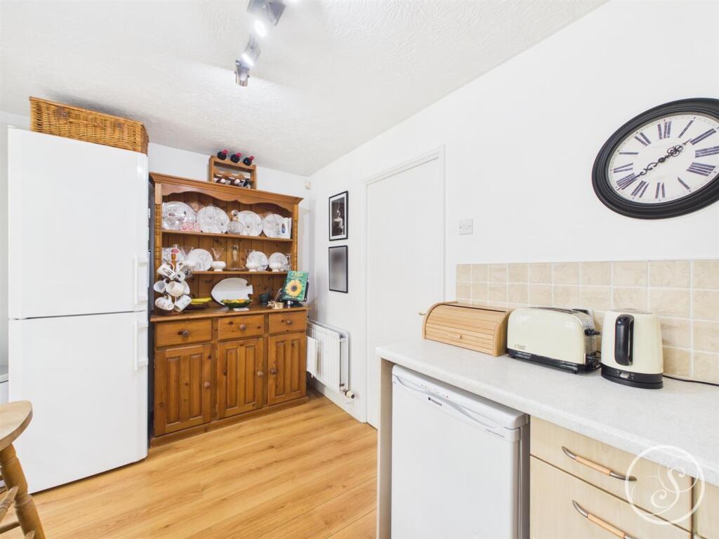 Elm Tree Close, Leeds - More