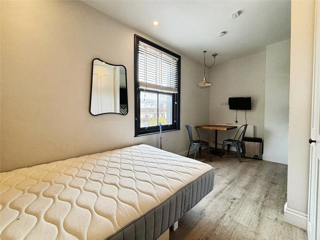 Apartment in London - View 3