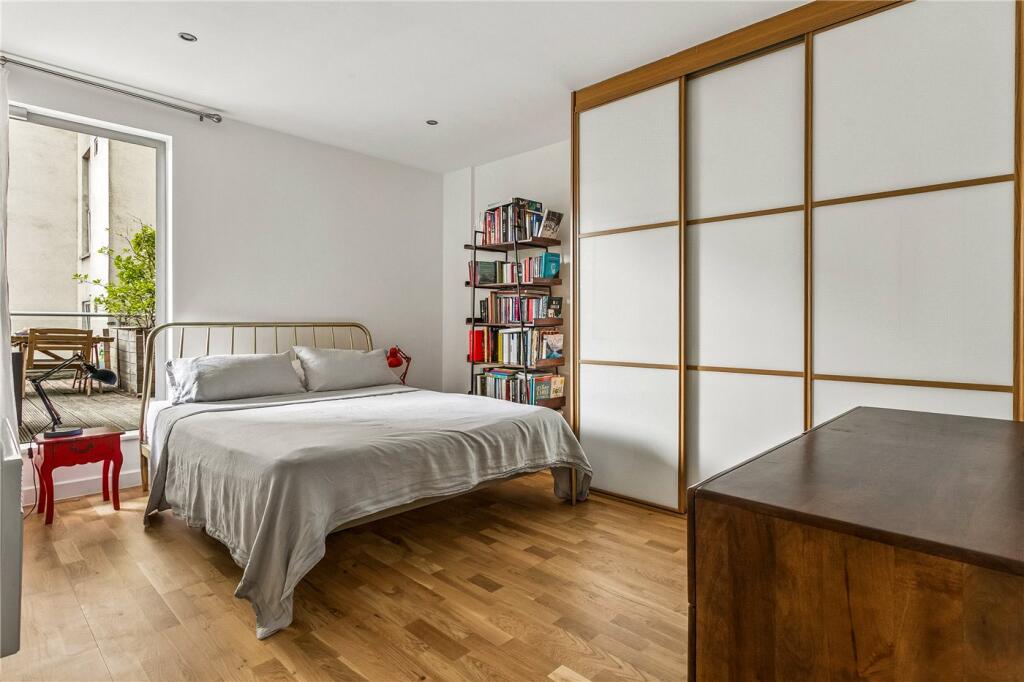 Apartment in London - View 5