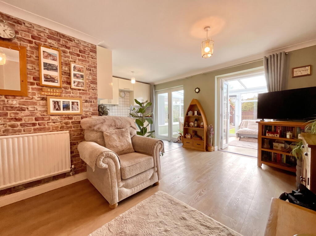 House in Sefton, Marshside - More