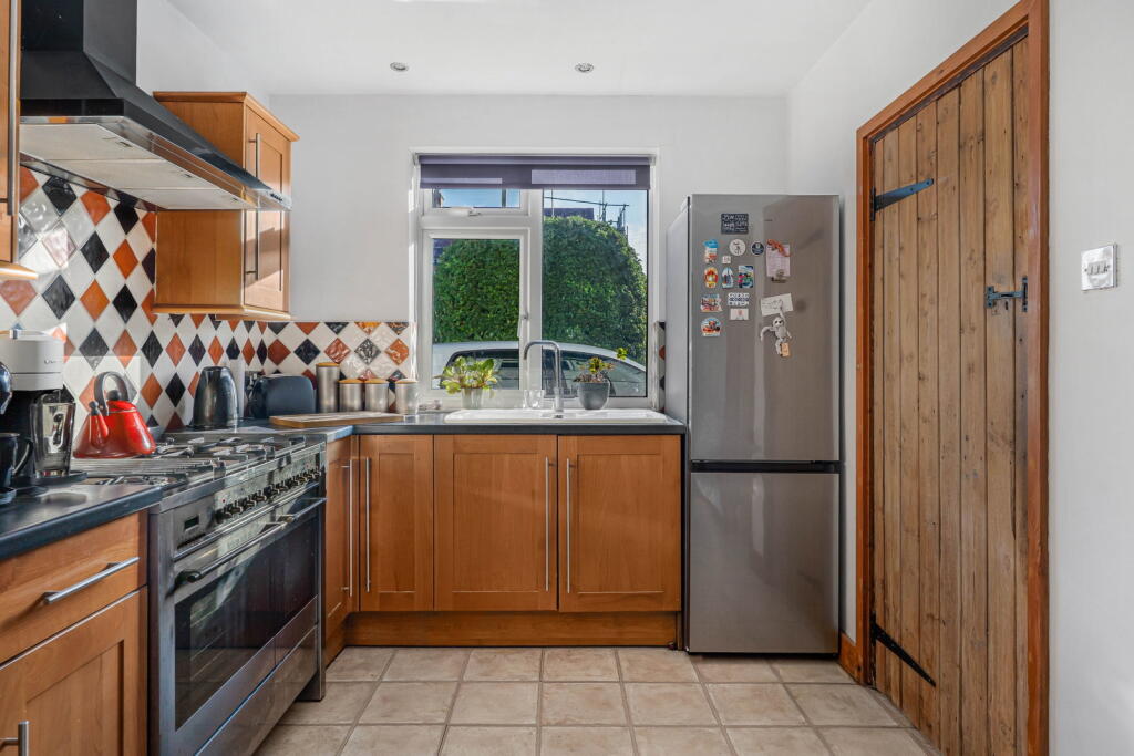 House in Cheltenham, Lynworth, Prestbury - More