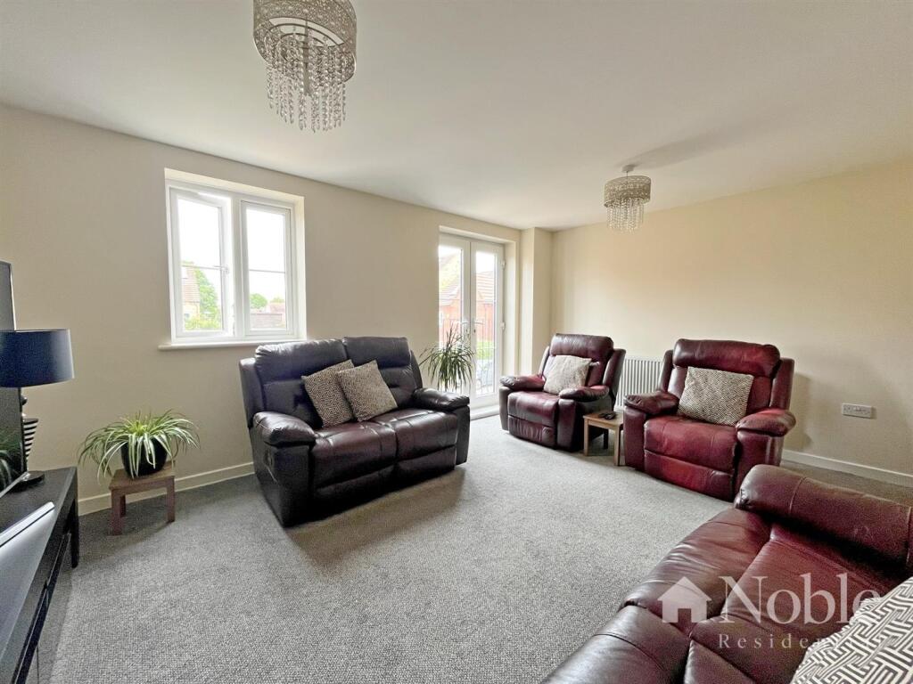 Elms Close, Hornchurch photo 3