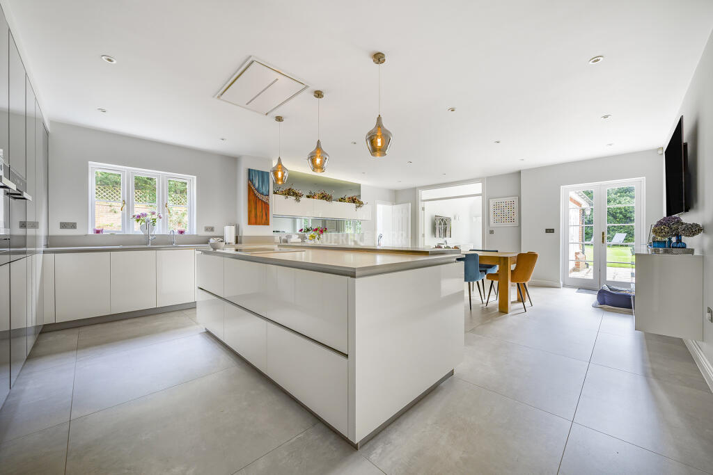 House in Enfield - View 4