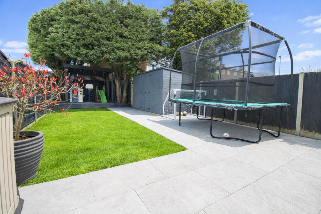 House in Harlow, Bush Fair - View 4