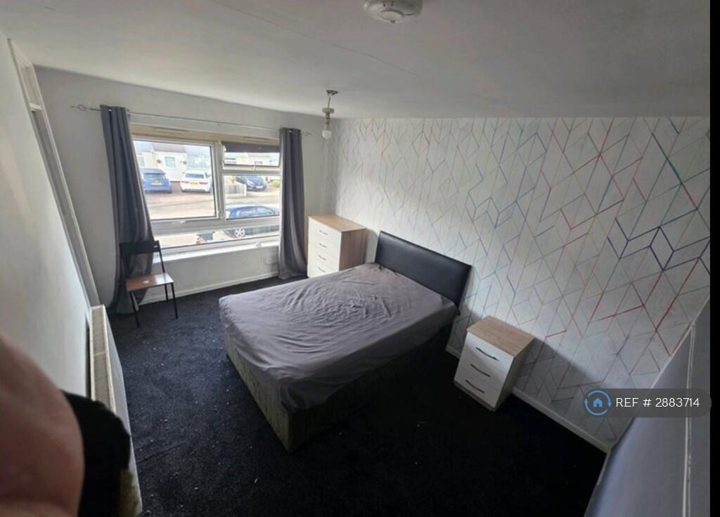 Main image of property: The Roundabout, Birmingham, B31