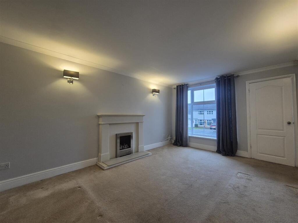 House in Dudley, West Midlands - More