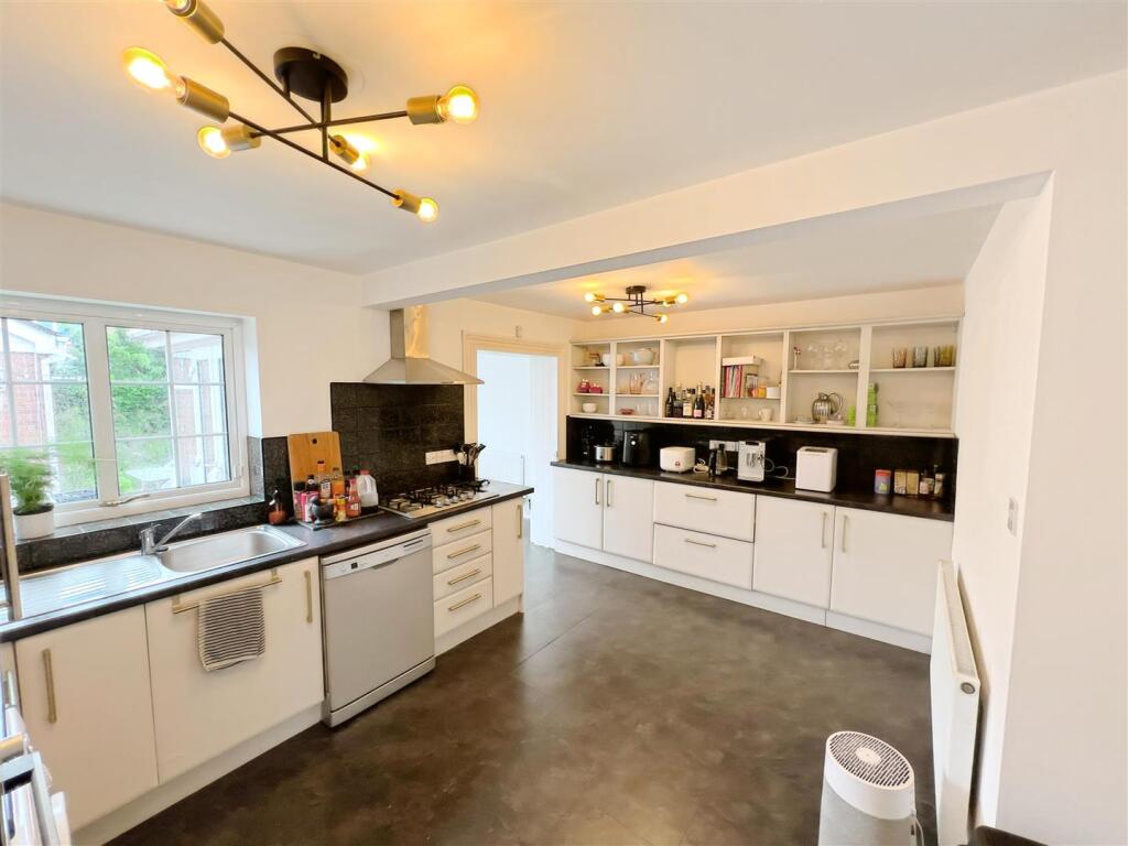 House in Chester, Saltney Ferry, Saltney - View 2
