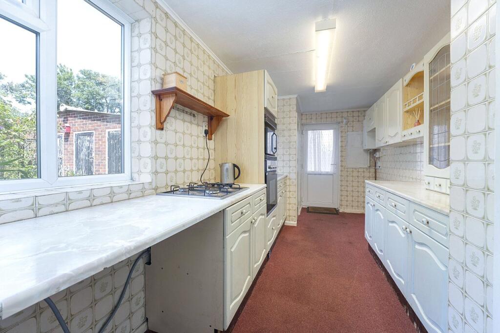 House in Sutton - View 3