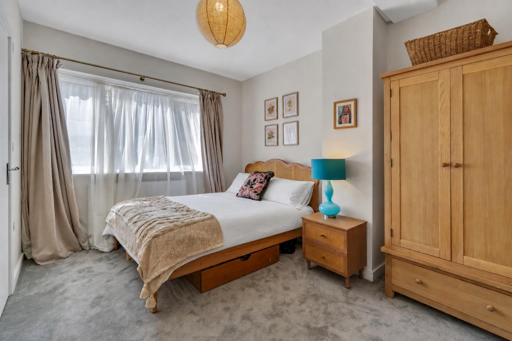 Main image of property: Aylesbury Crescent, Bristol