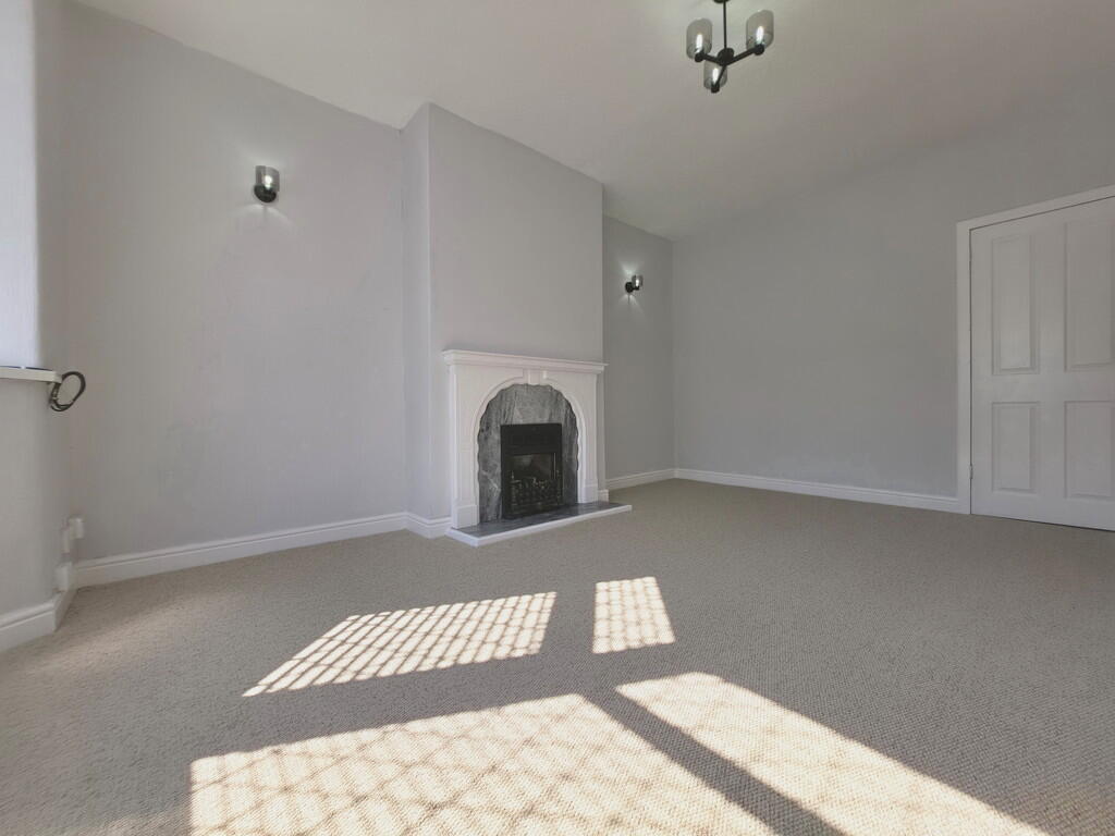 House in Stoke-on-Trent - More