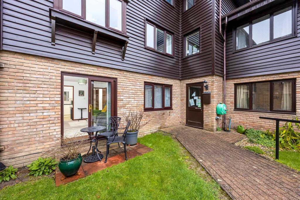 Martlets Court, Crowborough TN6 photo 3