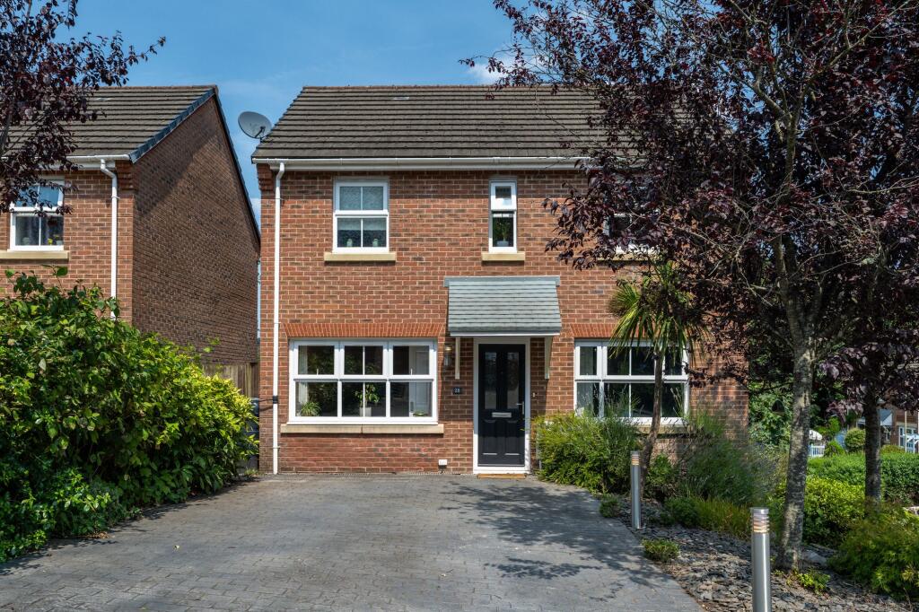 Main image of property: Cwm Braenar, Pontllanfraith, NP12