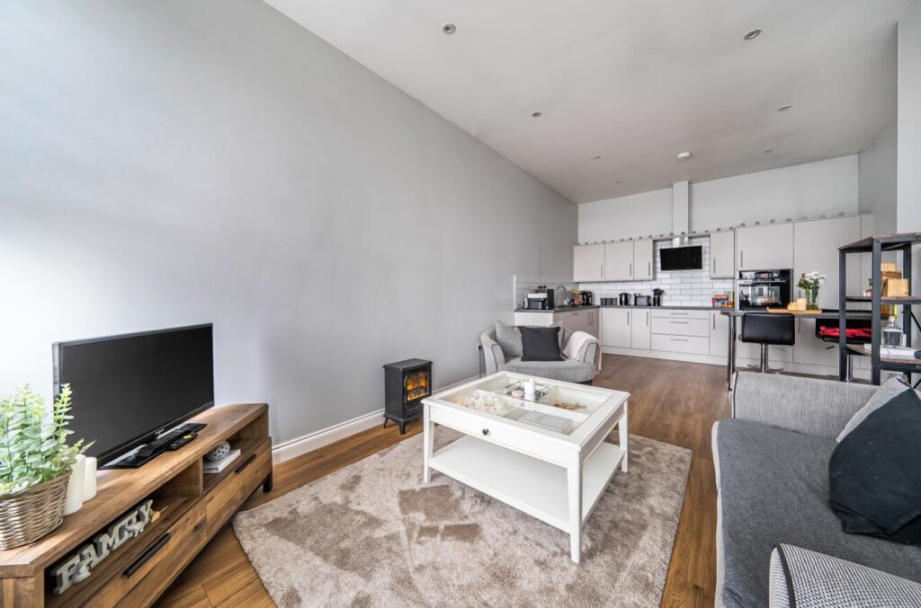 Apartment in Amber Valley, Langley Mill - View 4