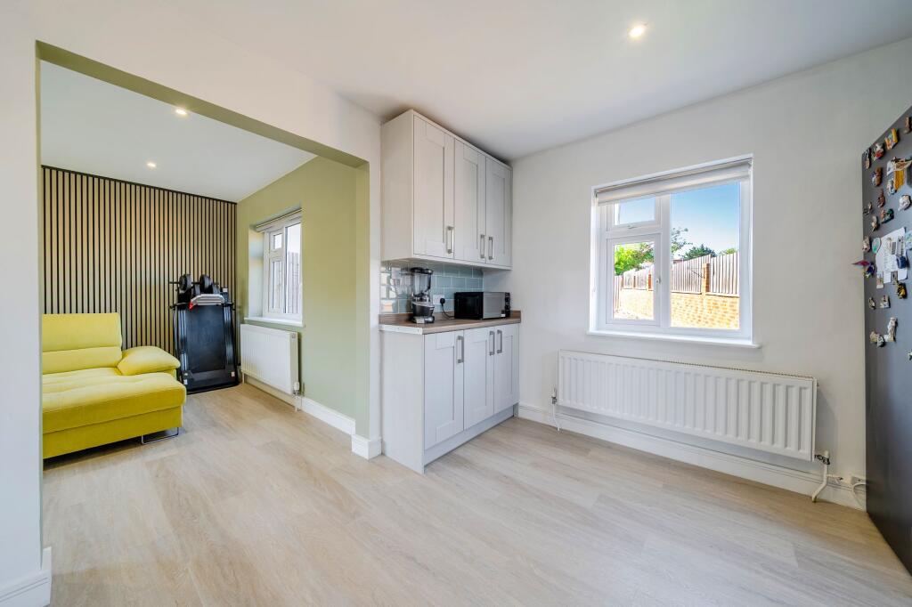 House in Strood, Salters Cross - View 3
