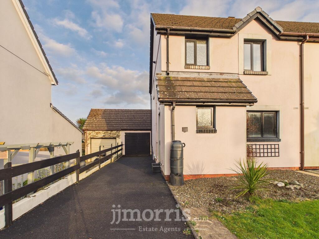 Main image of property: Wood Lane, Neyland, SA73