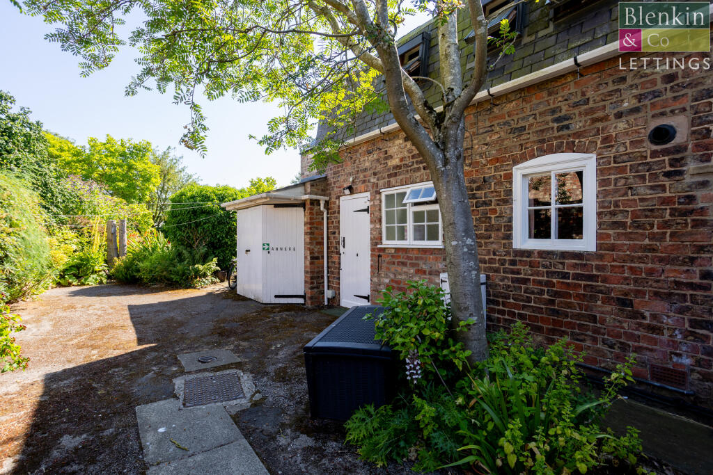 Main image of property: The Annexe, Main Street, Heslington, York, YO10 5EG