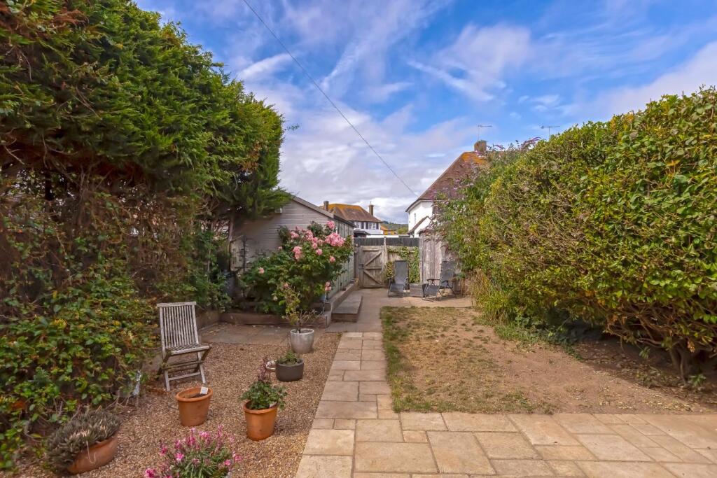 Lancing Close, Lancing photo 2