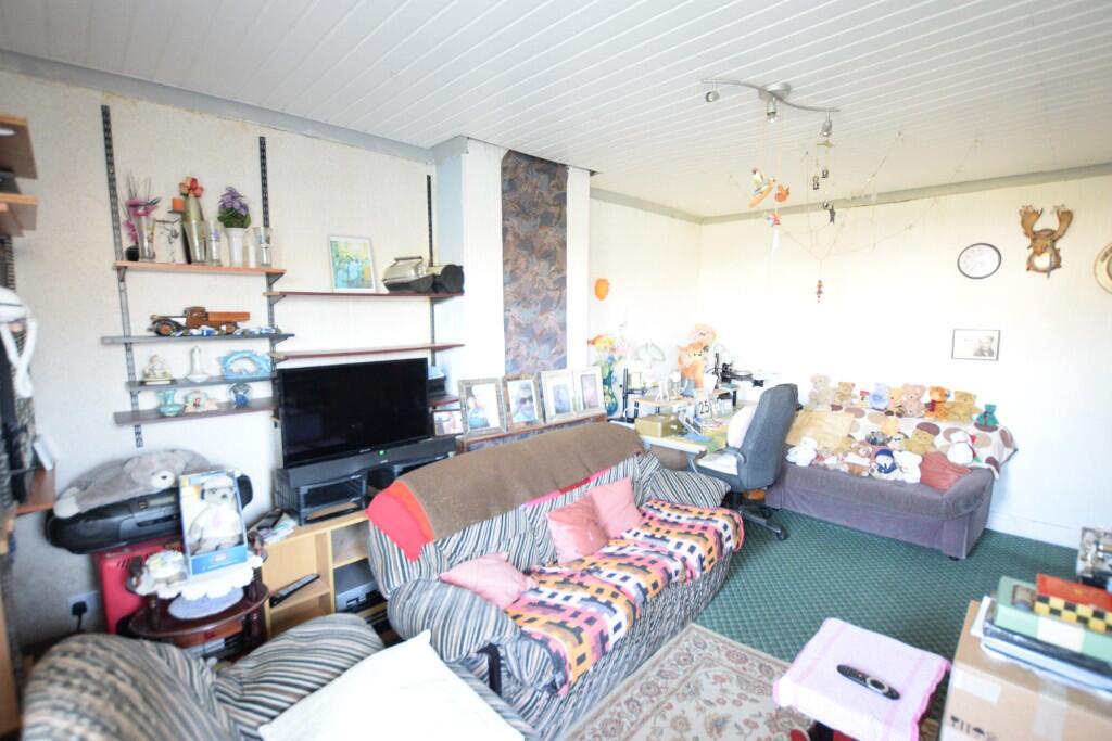 Marine Avenue, BN24 photo 3