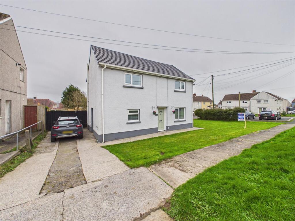 Main image of property: Maesglas, Pontyates, Llanelli