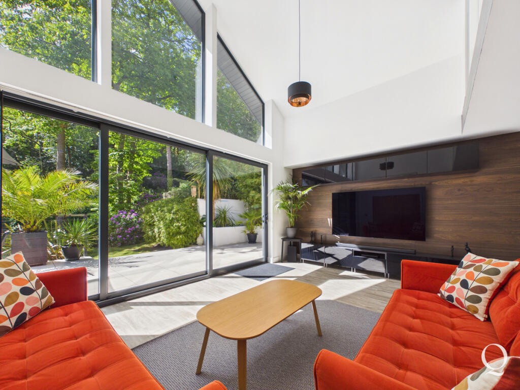 House in Bournemouth, Hillbourne, Broadstone - View 2