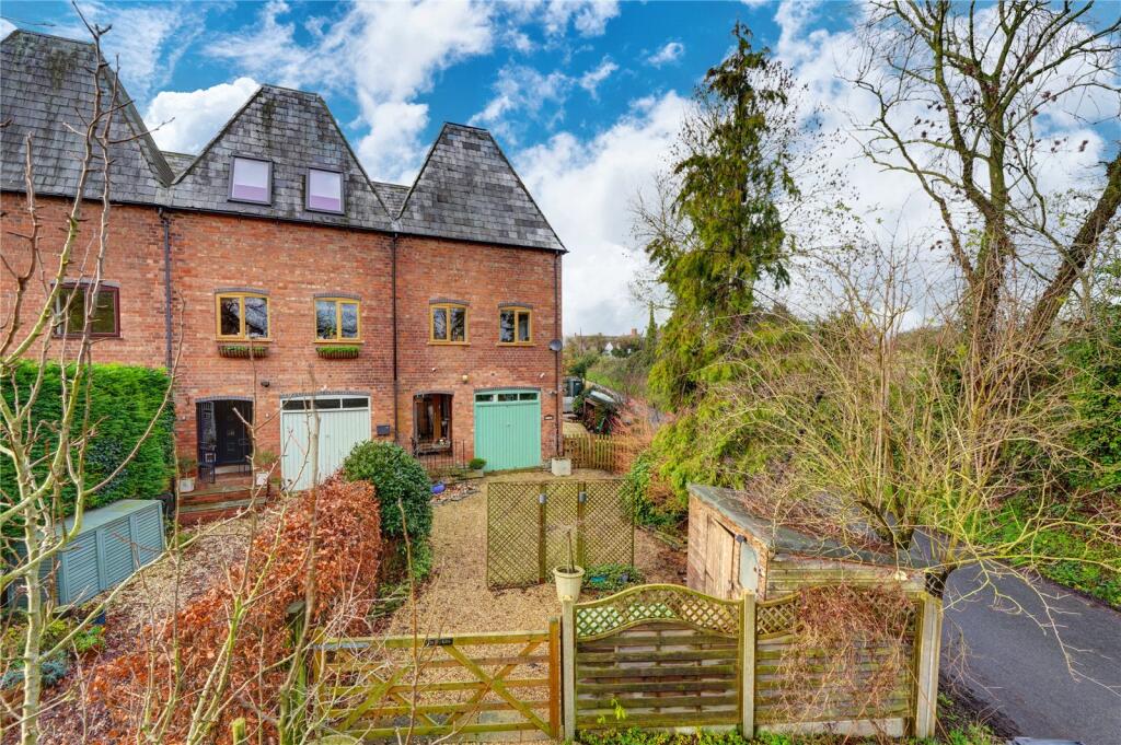 Main image of property: Broughton Hackett, Worcester, Worcestershire, WR7