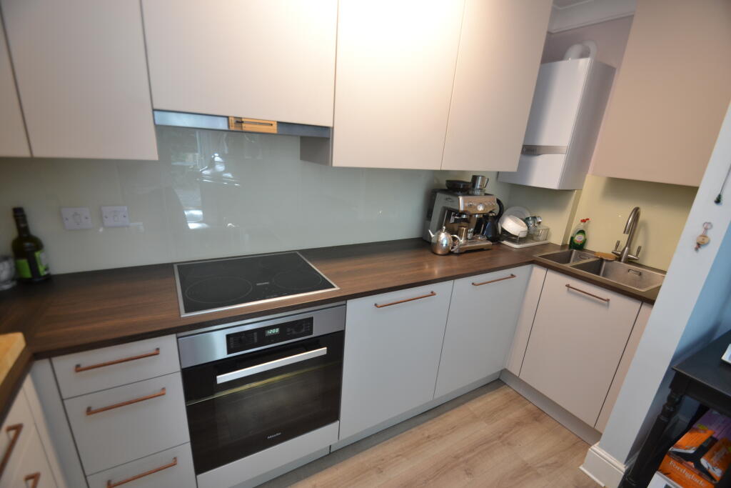 Woodside Court, West Hill Road, Ryde - View 6